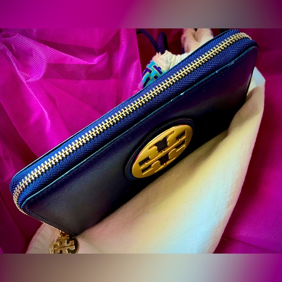 TORY BURCH Britten Zip Continental Wallet with Dust Bag - Blue Leather - Picture 3 of 7